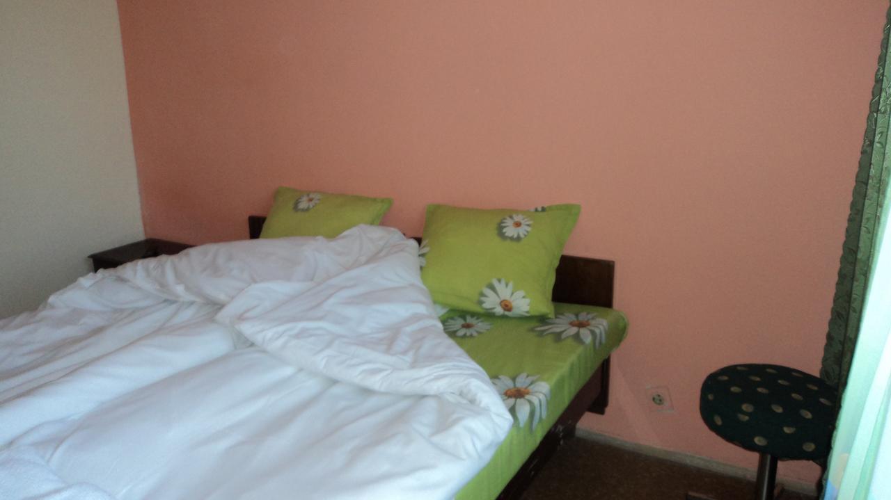 Hotel Stroitel 希萨里亚 外观 照片