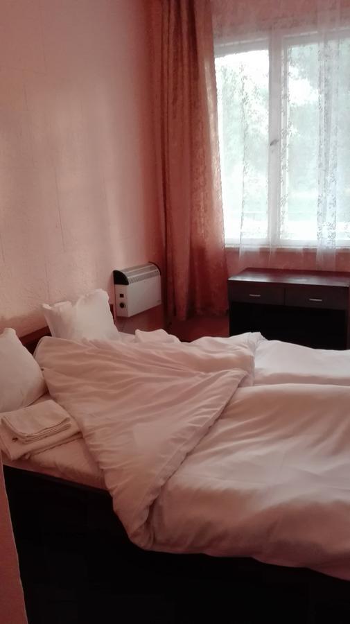 Hotel Stroitel 希萨里亚 外观 照片